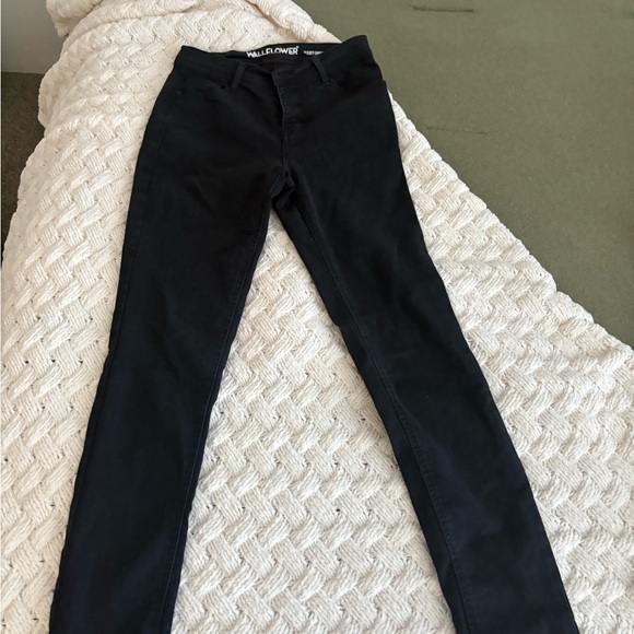 Wallflower Denim - Wallflower Black High-Rise Jeans